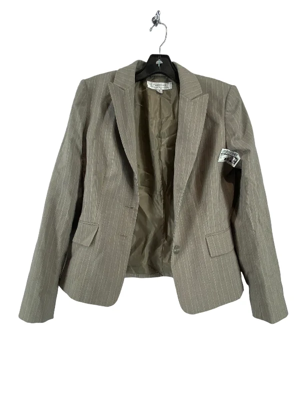 women's coats with military-inspired designsGrey Blazer Tahari By Arthur Levine, Size 6