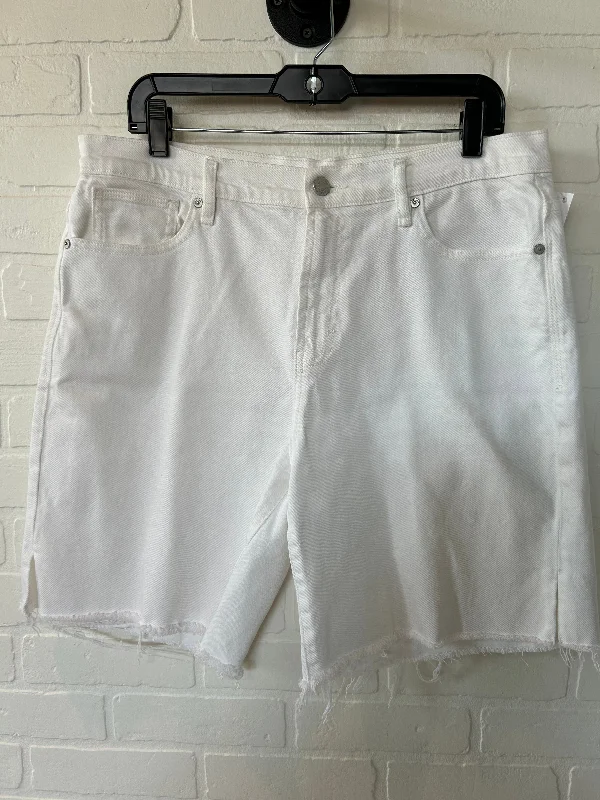 women's lace-up shortsWhite Shorts Habitual, Size 12