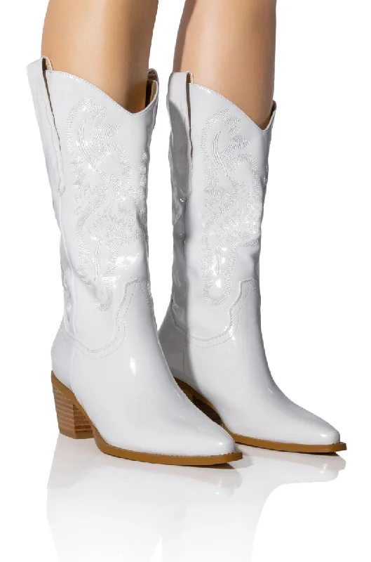 AZALEA WANG ANDREA CHUNKY WESTERN BOOT IN WHITE