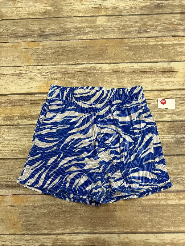 women's active shortsBlue & White Shorts Fashion Nova, Size M