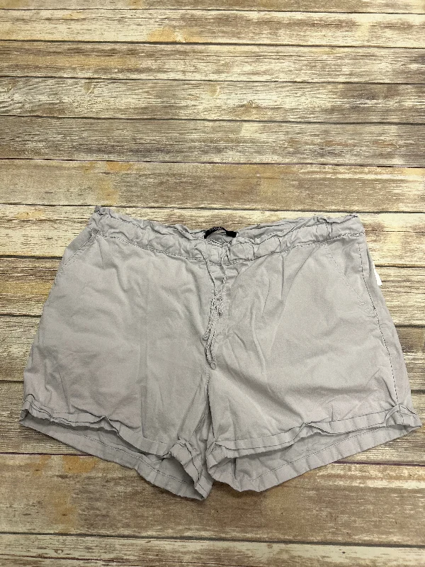 women's button-fly shortsGrey Shorts Cme, Size 2x