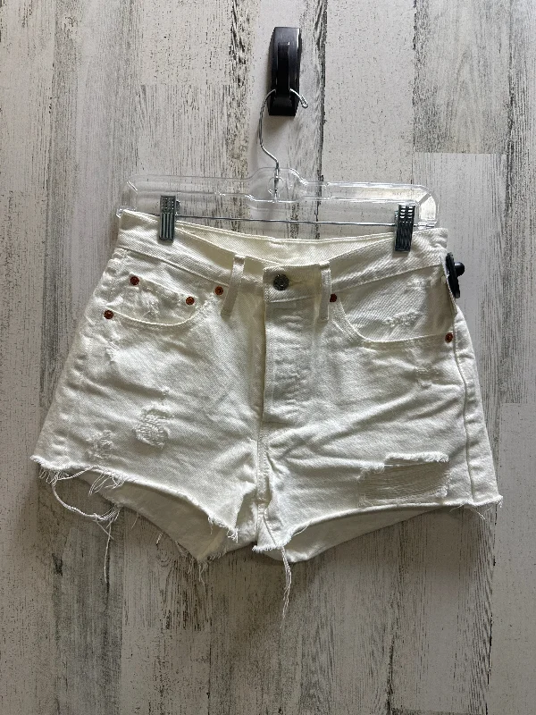 women's adventure shortsWhite Shorts Levis, Size 2