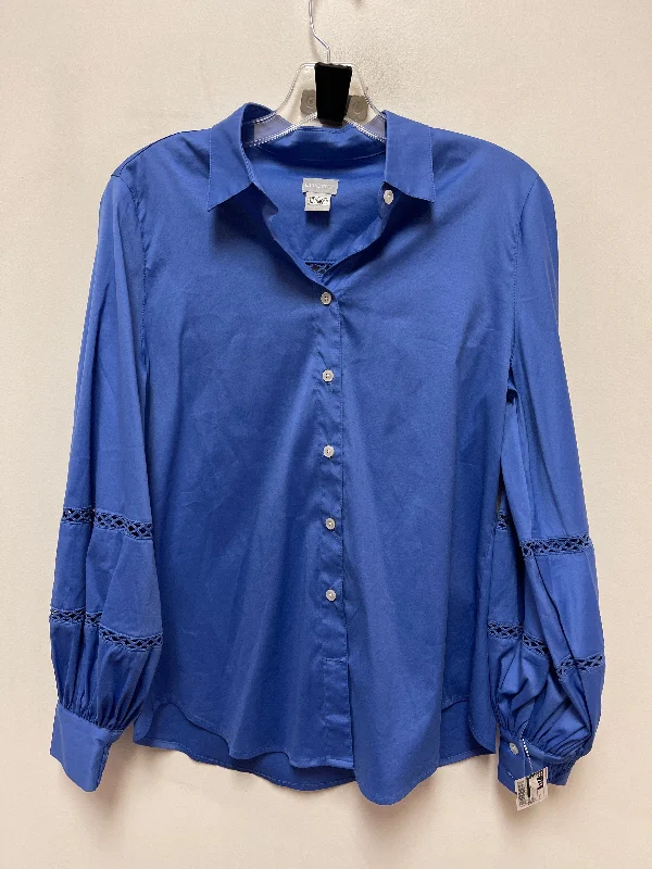 women's tops for those who want to stay on top of the latest fashion trends and wear pieces that are both stylish and on-trendBlouse Long Sleeve By Chicos In Blue, Size: S