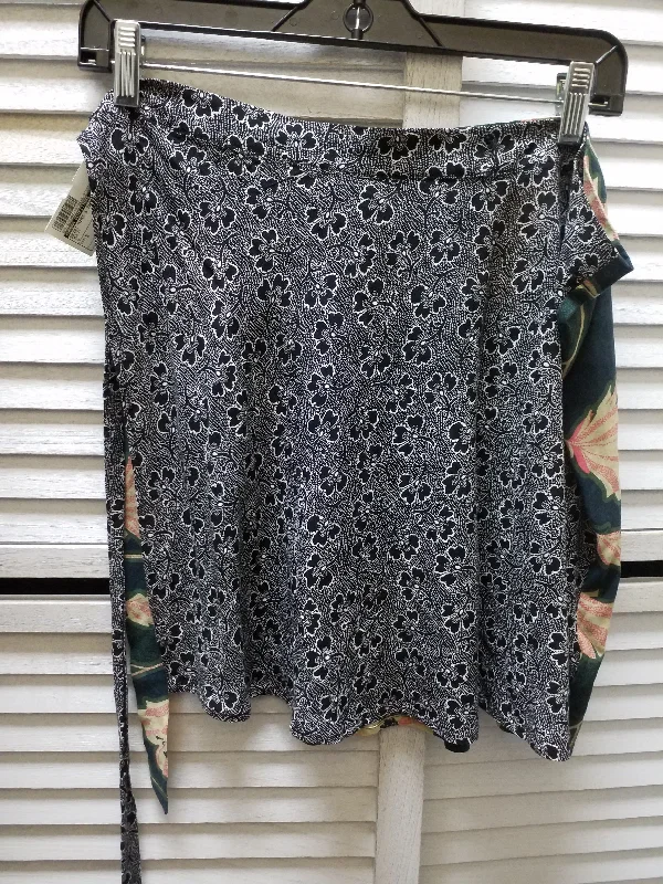 women's woven skirtsSkirt Mini & Short By Urban Outfitters  Size: S