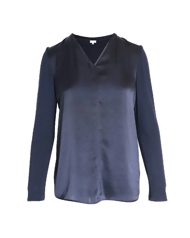 Plus-Size Pullover Chunky SweatersEscada Sport Blouse in Navy Blue Viscose