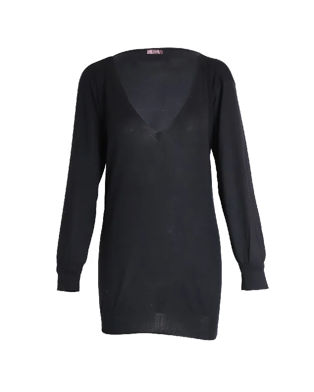 Turtle-Neck Wool SweatersStella McCartney V-neck Sweater in Black Cashmere Silk