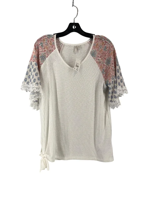 women's tops for those who want to create outfits that are both trendy and timelessTop Short Sleeve By Cato In White, Size: M