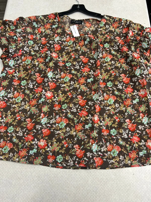 women's tops for relaxed weekendsTop Short Sleeve By Lane Bryant In Floral, Size: 3x