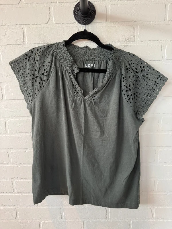 women's tops for those who want to stay warm and stylish during colder weatherTop Short Sleeve By Loft In Green, Size: M